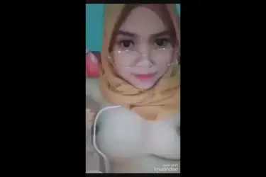 Cewe Imut Colmek Memek Pink Sampe Becek Muncrat poster
