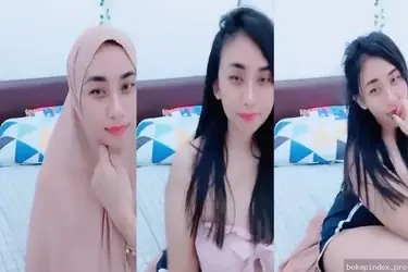 Cewek Montok Toket Gede Pamer Badan Super Nakal WOT Lumer poster