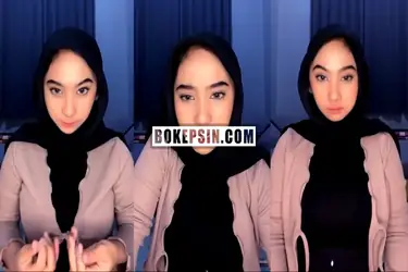 Cucumilo Tiktoker Seksi Pakai Baju Transparan Live Hot poster